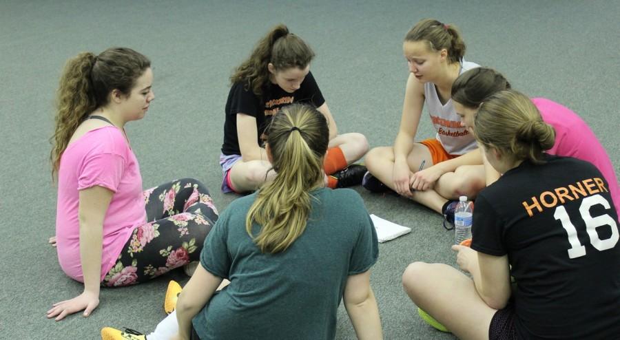 With winning on their minds, Zabrina Yannella, Natalia Peters, Arika Horner, Janell Horner, Cara Petri, and Shelby Hall set to work on correcting and perfecting plays to use in their matches.