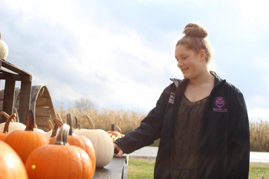 Because of their multiple uses, freshman Samantha Armstrong’s favorite pumpkins are the small ones. One thing that Armstrong would miss about living on the farm is “having a whole field of pumpkins and having all kinds of decorations. You can use them for anything,” she said. 