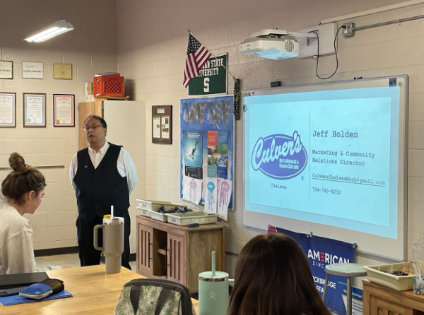 Jeff Holden from the Culver’s in Chelsea meets with the Stockbridge FFA and discusses fundraising opportunities.


